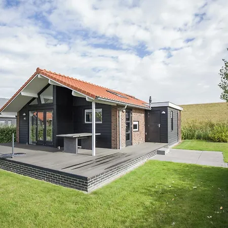 Lovely Holiday Home In Kattendijke Near Centre Exterior photo