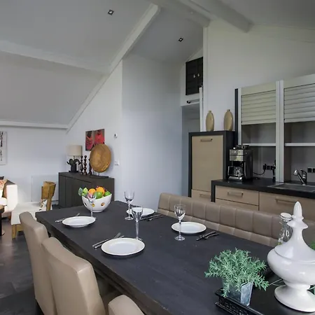 Lovely Holiday Home In Kattendijke Near Centre Exterior photo