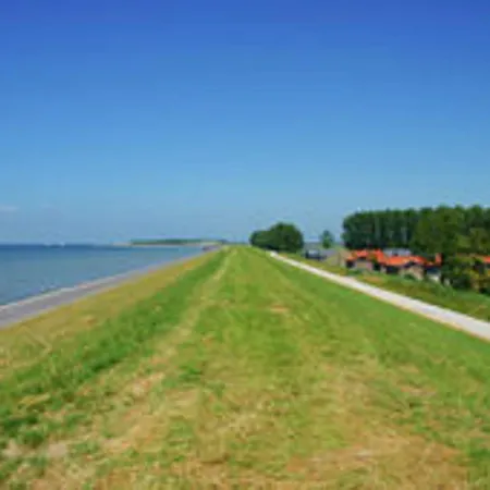 Lovely Holiday Home In Kattendijke Near Centre Exterior photo